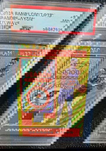 2019 Contenders Optic Gold Wave Deandre Ayton PSA 9