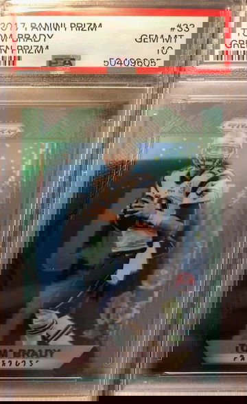 TOM BRADY 2017 PANINI PRIZM GREEN #33 PSA 10