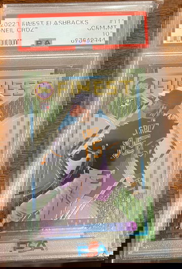 2022 Topps Finest Flashbacks #11 Oneil Cruz RC (Pirates)  PSA 10. 