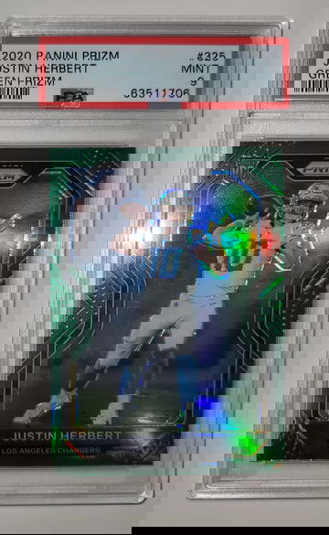 2020 Panini Prizm Football Justin Herbert Green Prizm #325 PSA 9