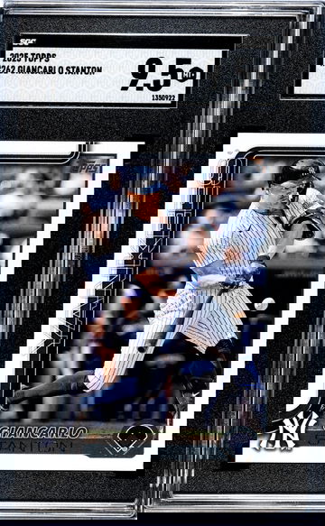 2025 Topps #262 Giancarlo Stanton SGC 9.5