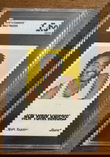 1972 Comspec Walt Frazier SGC 1.5 - Ultra Rare & Great Color!