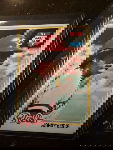 1978 Topps Johnny Bench #700 – Raw Card – Off Center / Corner Wear