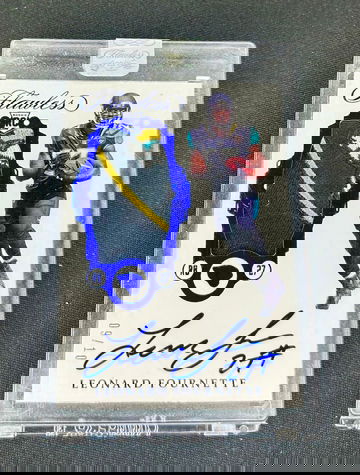 2017 Leonard Fournette Flawless Sapphire Blue Rookie Patch Auto Vertical 9/10 SP SEALED Logo Jersey