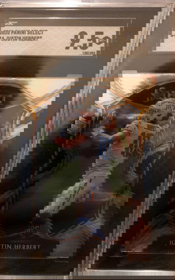 2020 Justin Herbert Select Concourse Level RC #44 SGC 9.5 *Chargers*