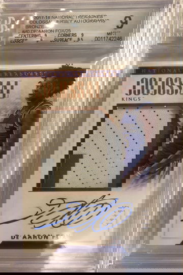 2017-18 National Treasures De’Aaron Fox Colossal Jersey Auto Bronze /25