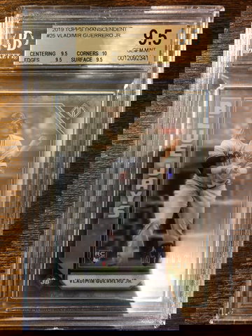 VLADIMIR GUERRERO JR 2019 TOPPS TRANSCENDENT RC BGS 9.5