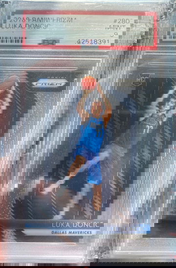 2018 Panini Prizm Luka Doncic RC Rookie PSA 9 MINT!