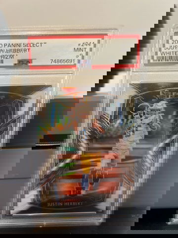2020 PANINI SELECT JUSTIN HERBERT WHITE PRIZM CLUB LEVEL /35