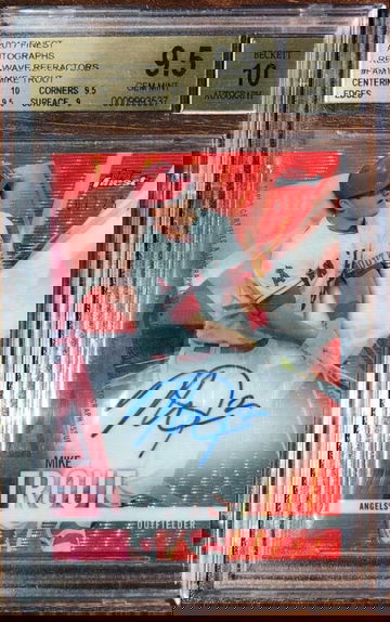 2016 Topps Finest Mike Trout Red Refractor /25 Gem Mint 9.5