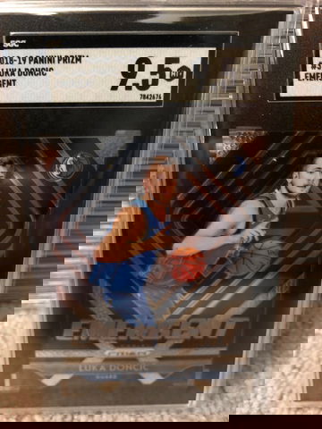 2018-19 Prizm Emergent Luka Doncic SGC 9.5