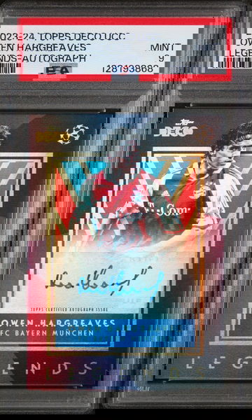 2023 Topps Deco UEFA Club Competitions Legends-Autograph Owen Hargreaves PSA 9