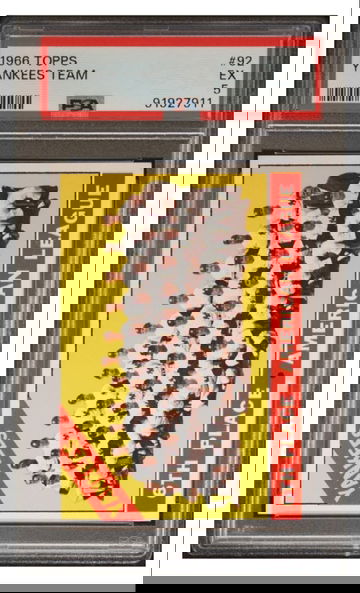 1966 Topps # 92 Yankees Team EX PSA 5