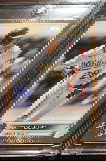 Matt Olson gold parallel /2022