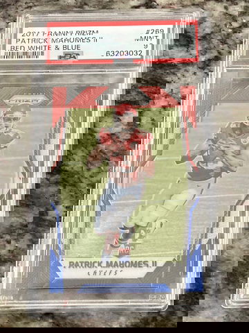 2017 Prizm Red White Blue Patrick Mahomes Rookie PSA 9