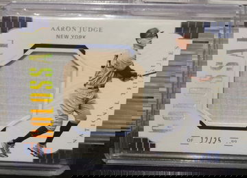 2019 National Treasures Aaron Judge Colossal Materials Bat card #/25 Player used
