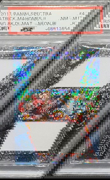 2017 Spectra Patrick Mahomes Rising Rookie Materials /99 PSA 8