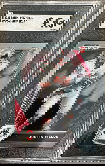 2021 Panini Prizm Draft Picks Justin Fields #121 SGC 9.5