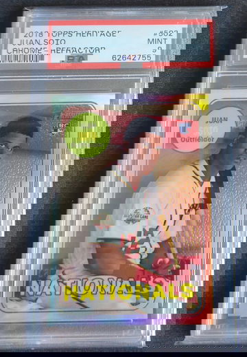 2018 Topps Heritage Refractor /569 JUAN SOTO PSA 9 Mint