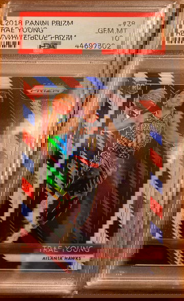 2018 Panini Prizm Trae Young red/white/blue PSA 10