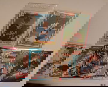 Tom Seaver 10 card lot Featuring 2 1976 Topps cards