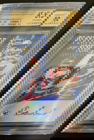 2018 Panini Contenders Patrick Mahomes POY Contenders Auto BGS 9.5 Auto 10 SSP Blue 11/15