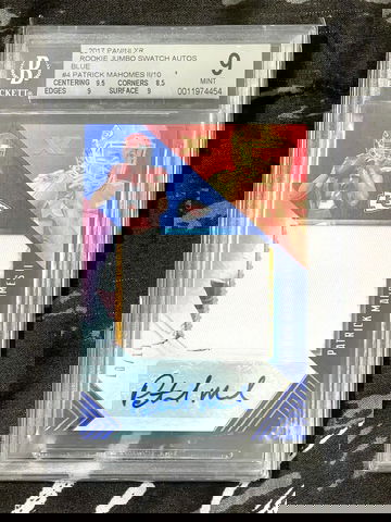 2017 Patrick Mahomes II XR Rookie Jumbo Patch Autos Blue 10/10 