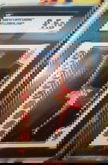 2008 Topps Chrome #23 Lebron James SGC 9.5