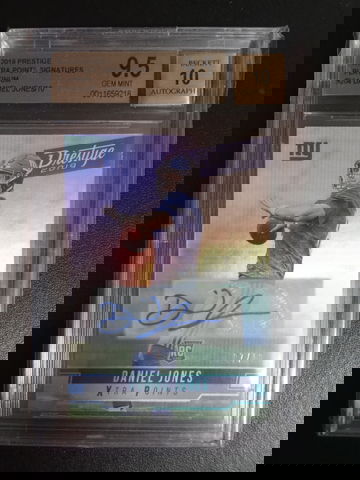 2019 Daniel Jones Xtra Points signature Platinum 7/10 RC BGS 9.5/10