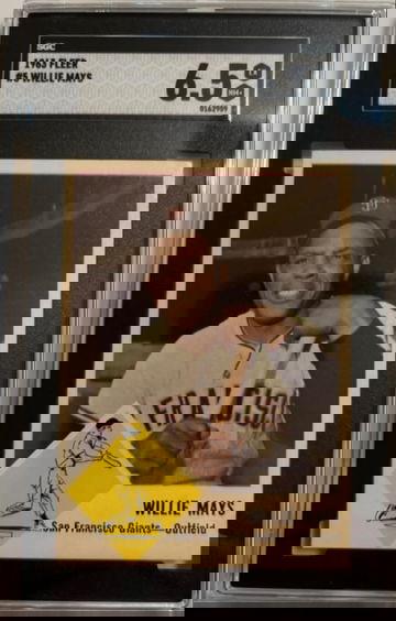 1963 Fleer Willie Mays #5 SGC 2 EX-NM+