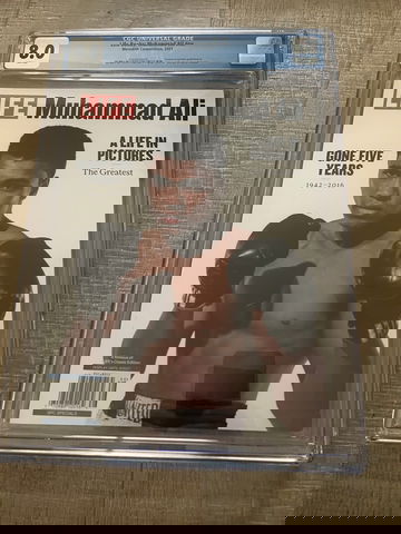 CGC 8.0 Life Magazine Muhammad Ali - A Life in Pictures