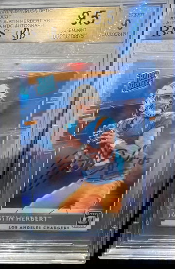 2020 Panini Donruss Optic Holo Card Justin Herbert # 153 Auto BGS 9.5 True Gem Mint Plus +