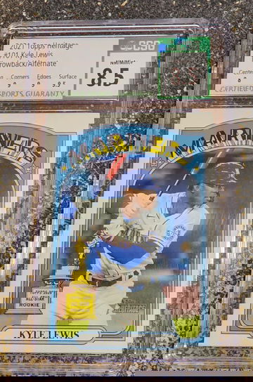 2021 Topps Hertiage Kyle Lewis SSP Rookie Cup Image Variation 