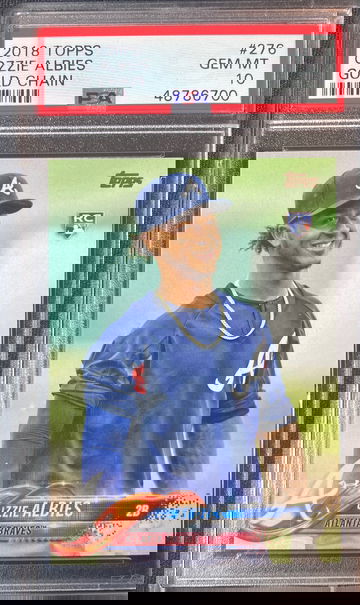 2018 Topps Ozzie Albies SP GOLD CHAIN PSA 10