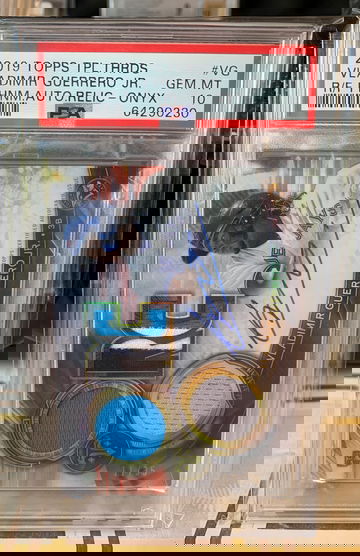 2019 Topps Triple Threads Vladimir Guerrero Jr Rookie Patch Autograph Onyx PSA 10