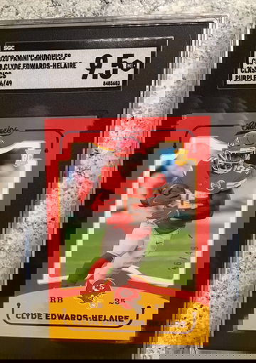 2020 Panini Chronicles CL-8 Clyde Edwards-Helaire Classics Purple 26/49 Mint