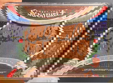 2006 Upper Deck Sweet Spot Victor Martinez Signatures Glove Leather Black Ink /15