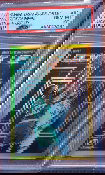 Giannis Antetokounmpo Optic Gold Prizm