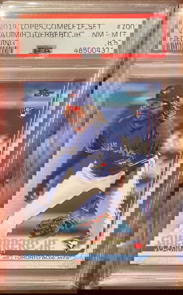 2019 Topps Complete Set #700 Vladimir Guerrero Jr. Fielding PSA 8.5