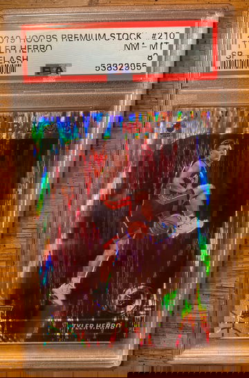 2019 Panini Hoops Premium Stock Tyler Herro Variation Flash Prizm PSA 8