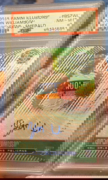 2019 Panini Illusions Zion Williamson Rookie Signs Auto Emerald /25 PSA 8