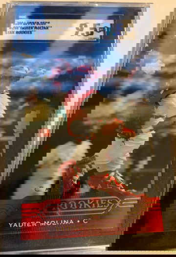 2004 Upper Deck Yadier Molina Star Rookies SGC 9.5