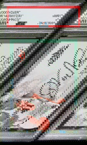 2000 Fleer Autographics Dirk Nowitzki On Card Auto PSA 9