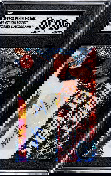 2019-20 Panini Mosaic Fast Break Trae Young #FB-TYG Auto SGC 10