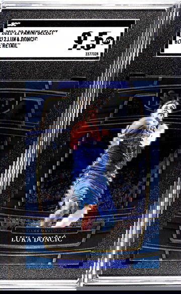 2021-22 Panini Select #12 Luka Doncic Blue Retail SGC 9.5