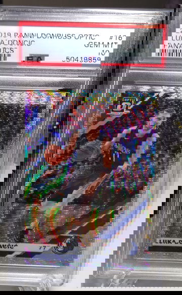 2019 Panini Optic Fanatics Luka Doncic ( PSA 10 )