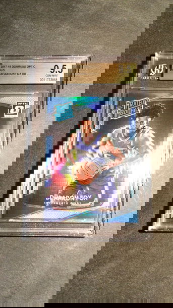 DE’AARON FOX 2017-18 OPTIC HOLO PRIZM ROOKIE BGS 9.5 Sacramento Kings