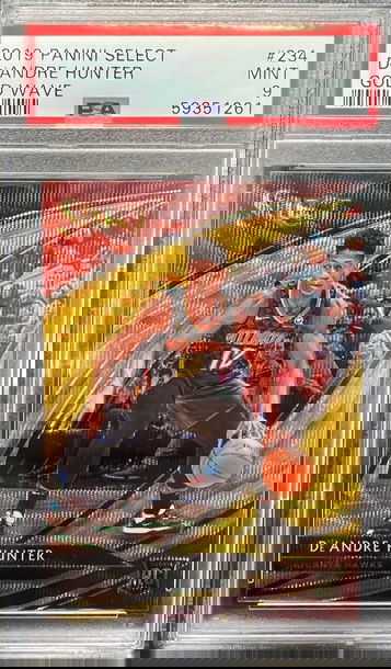 2019 Panini Select De’Andre Hunter 234 Courtside Gold Wave PSA 9. RC Rookie SSP