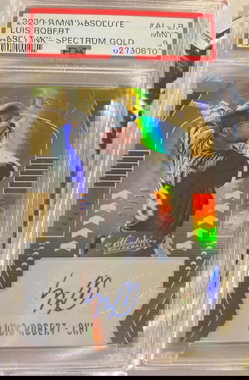 2020 Absolute Luis Robert Spectrum Gold Autograph  /10 PSA9