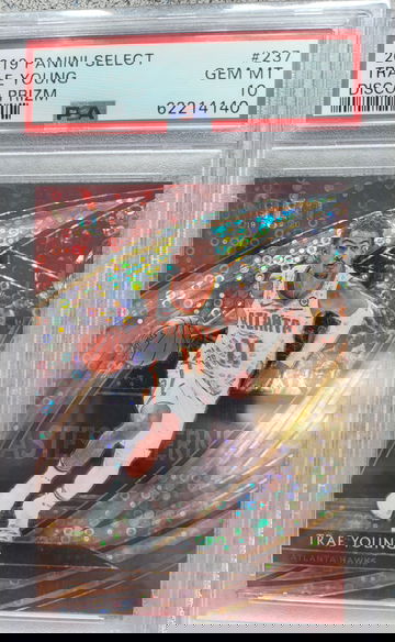 2019 Panini Select Trae Young CourtSide  Disco Prizm PSA 10